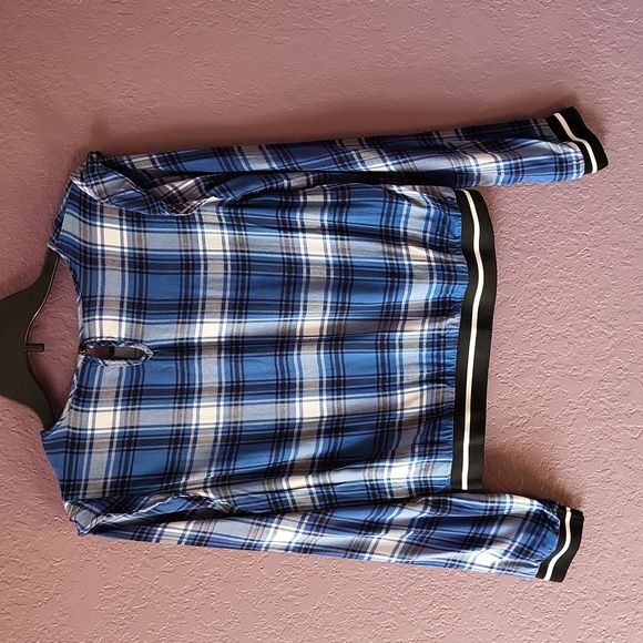 Blāshe Plaid Top - Picture 10 of 13